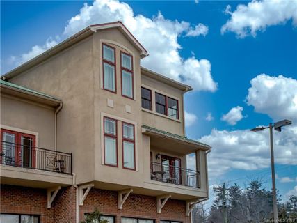 475 Church Street L sold home in Beacon Commons, Hendersonville, NC