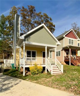 34 Lamar Avenue