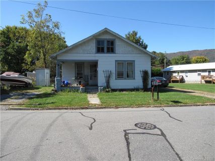 606 Camelot Drive