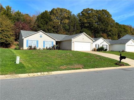 2082 Chapel Creek Road