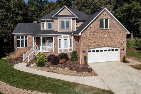 8071 Waterford Drive sold home in King Cove, Stanley, NC