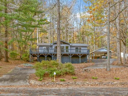 16 Mayfair Place sold home in Brookwood, Arden, NC