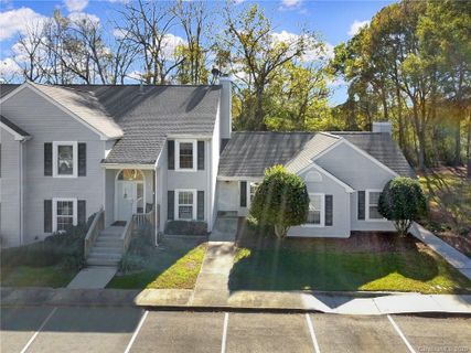 1534 Hunt Club Court