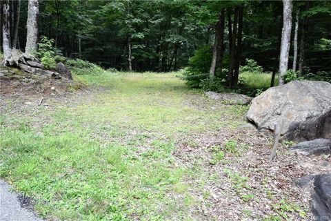 38 Jonathan Trail