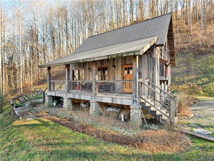 47 Whisper Mountain Drive