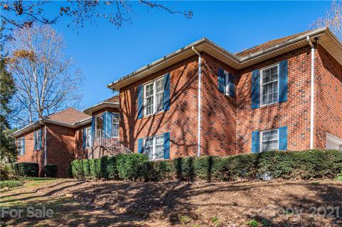 3705 Wandering Lane