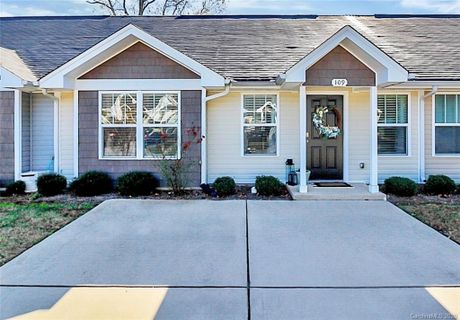 109 Lassiter Court