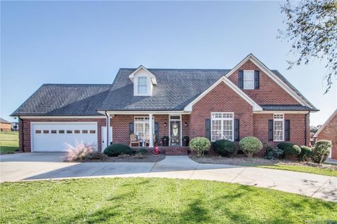 2926 Weatherfield Drive sold home in The Fields At Weatherwood, Lincolnton, NC