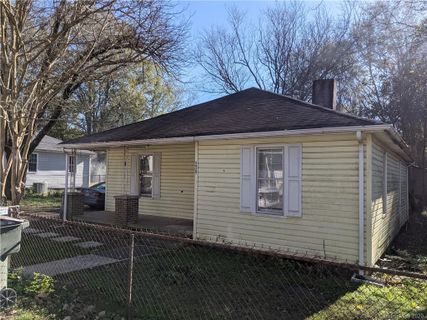 2425 Milton Avenue sold home in Textiles Inc Myrtle Mill, Gastonia, NC