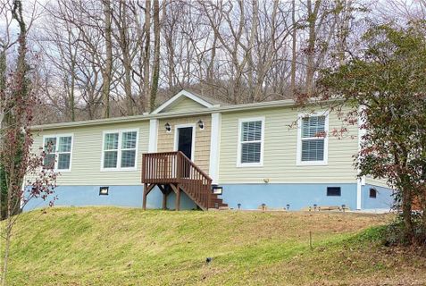 111 E Poplar Drive sold home in Green Mountain Estates, Hendersonville, NC