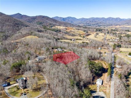 Lot 19 Morning Star Drive sold home in Morning Star Estates, Leicester, NC