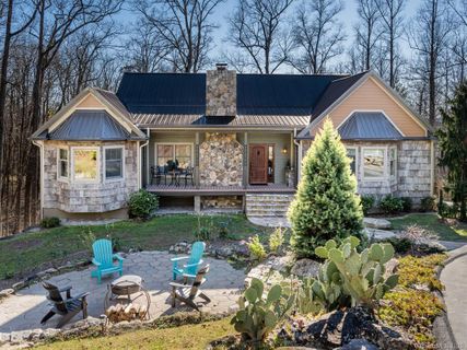 156 Woodlyn Etch Drive sold home in Woodlyn Echoes, Hendersonville, NC