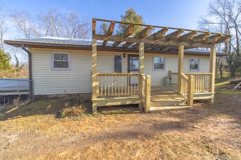 370 Maple Leaf Lane
