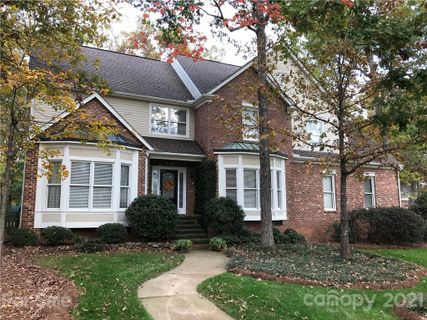 5300 Woodridge Drive