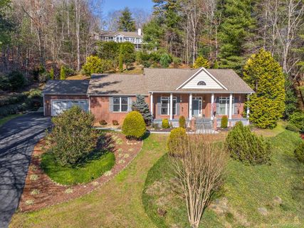 33 W Fairway Drive