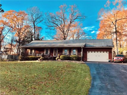 528 Meadowrock Drive