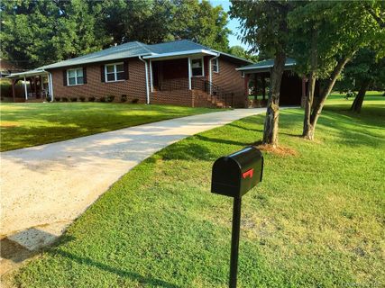 115 Peachtree Street sold home in Hall Park, Belmont, NC