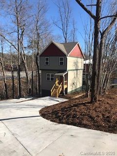8 Crestwood Lane