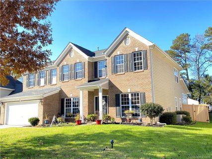 2517 Waters Vista Circle