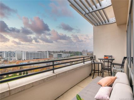 1133 Metropolitan Avenue #613