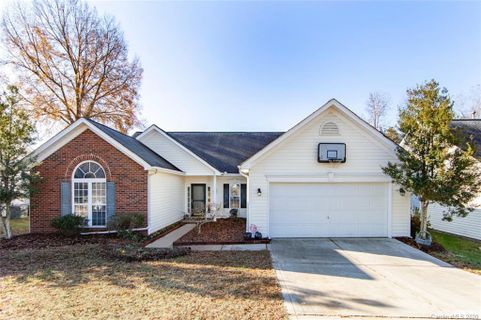 2234 Candlelight Woods Drive sold home in Fairfax Woods, Matthews, NC