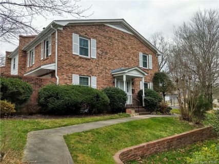1409 Kensington Road B-1 sold home in Kensington Court, Hendersonville, NC