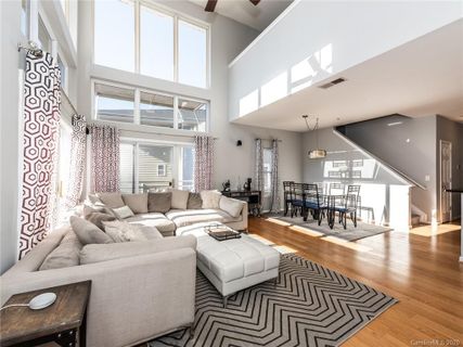 Previously sold for $323,000