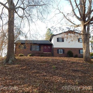 105 Blackberry Cove sold home in Huntington, Forest City, NC