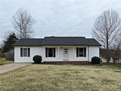 416 Forest Drive sold home in Forest Park, Maiden, NC
