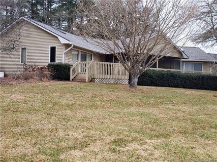 42 Hillcrest Circle