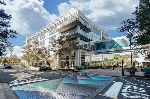 1100 Metropolitan Avenue 205