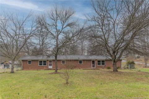 594 Old Highway 64 Highway sold home in Sunset Hills, Etowah, NC