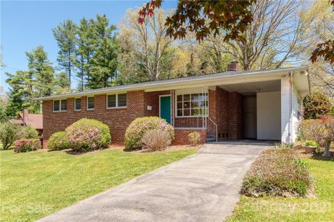 805 W Blue Ridge Road sold home in Hillandale, East Flat Rock, NC