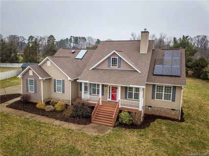 412 Gaston Court sold home in Greenbriar Farms, Statesville, NC