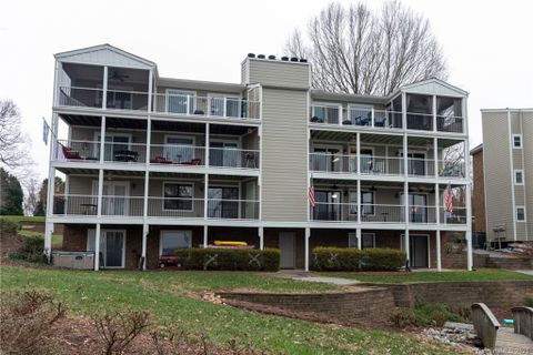 20367 Harborgate Court 303