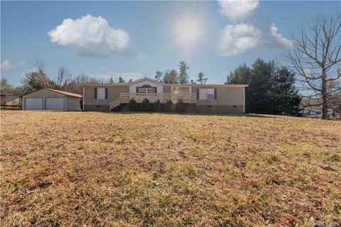 7308 Pyramid Road sold home in Riverwoods, Hickory, NC