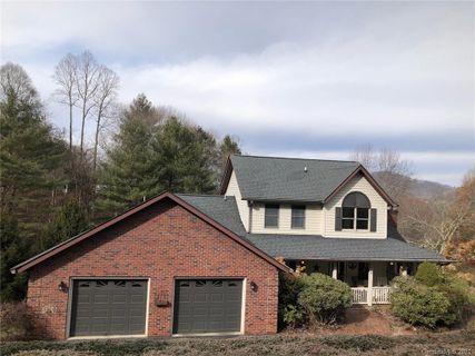 100 Horseshoe Trail sold home in Horseshoe Ridge, Barnardsville, NC