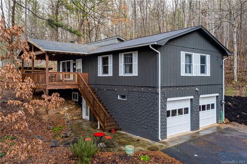 15 Smokey Mountain Drive sold home in Smoky Mountain Estates, Swannanoa, NC