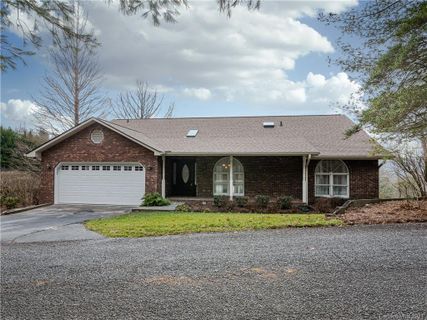 156 Circle Top Drive sold home in Mountain Valley, Hendersonville, NC