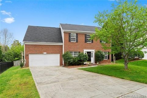 7033 Lenhart Drive sold home in Olde Colony, Charlotte, NC