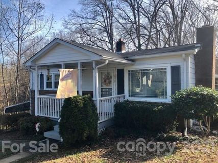 973 8th Avenue sold home in Oakland Heights, Hickory, NC