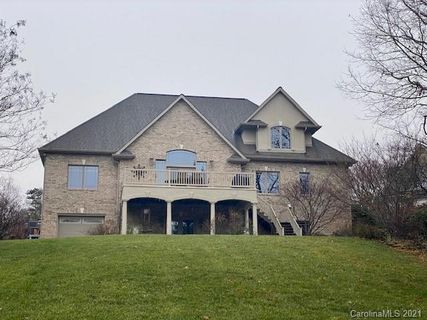 4913 Luna Point