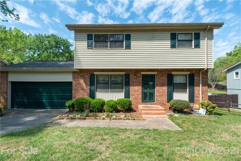 908 Tally Ho Court