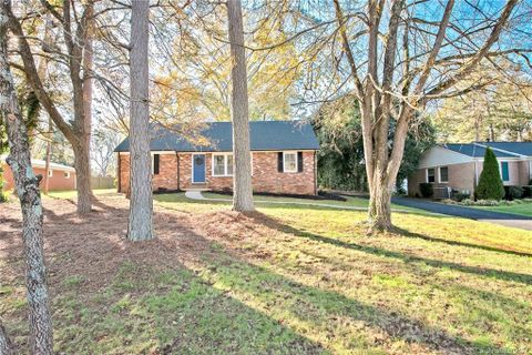 1251 E Colonial Drive
