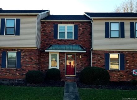 2705 N Center Street 13