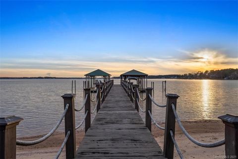 708 Isle Of Pines Road