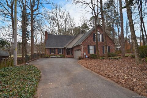 12916 Hidden Hills Lane sold home in Hidden Hills, Mint Hill, NC