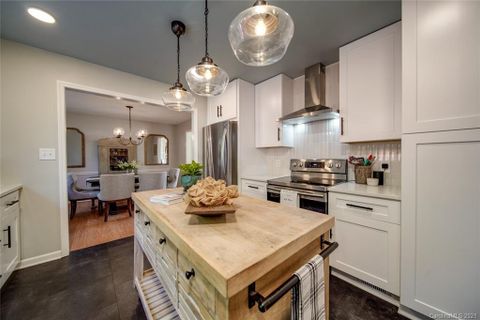 8123 Nathanael Greene Lane