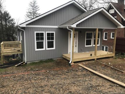 18 Laurel Loop None