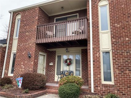 470 Camrose Circle